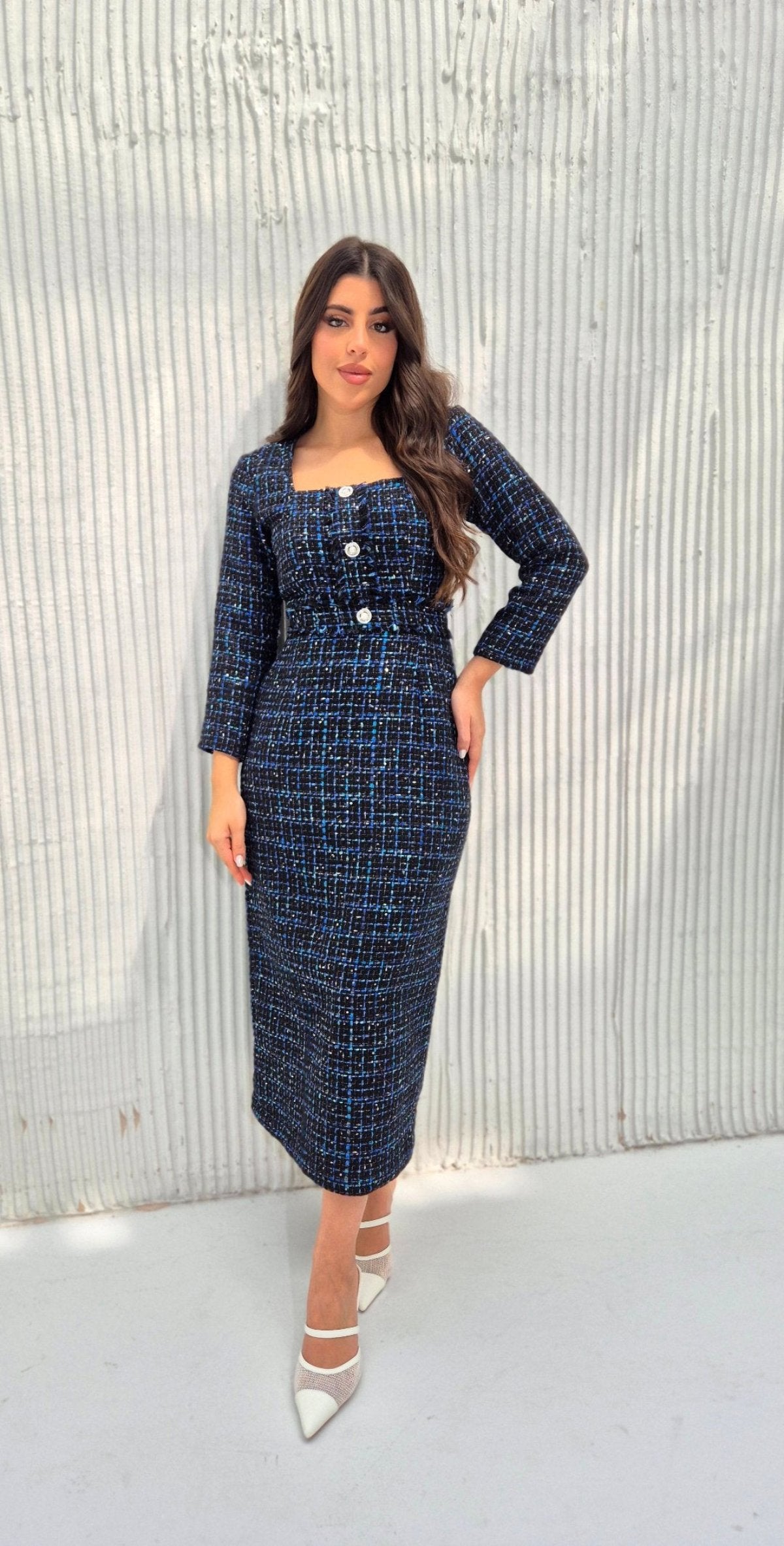 Elegant tweed dress with long sleeves